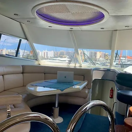 Botel Yacht 18m Sunseeker In Mallorca *