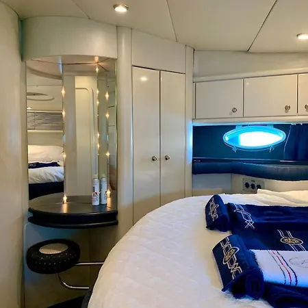 Botel Yacht 18m Sunseeker In Mallorca